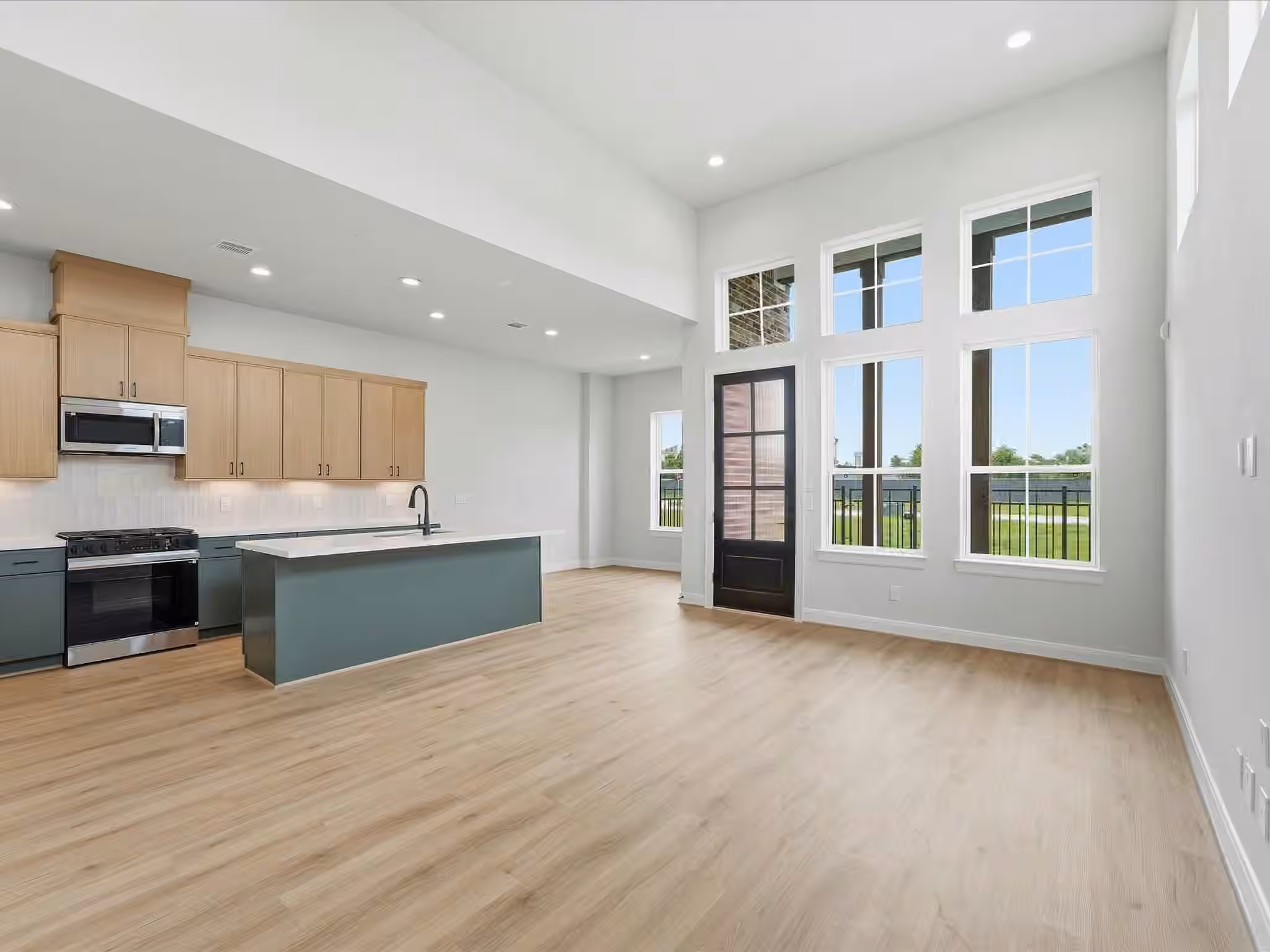 Photo 4 of 9214 Fort George Street, Houston, TX
