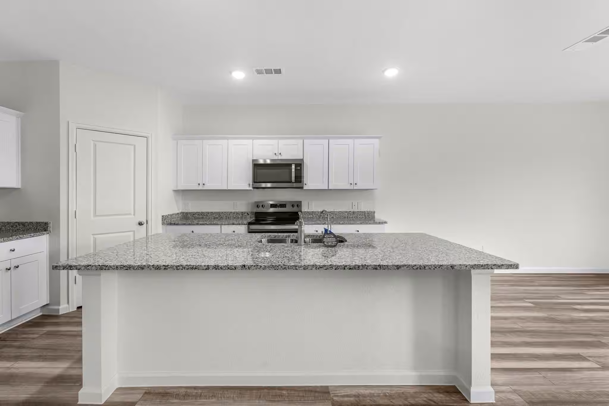 Photo 2 of 3118 Tanzanite Chase Drive, Angleton, TX