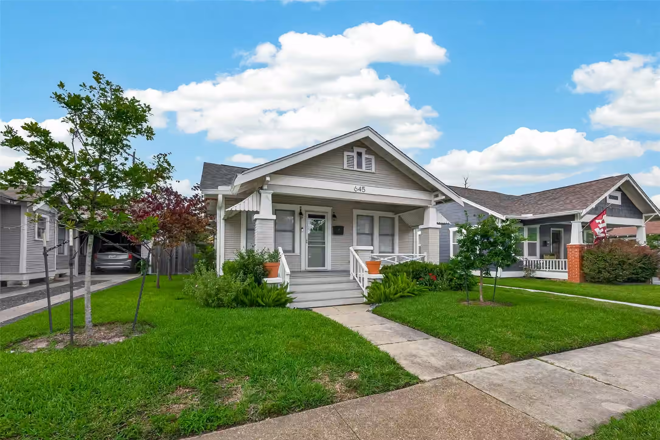 Photo 2 of 645 E 14th Street, Houston, TX