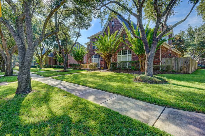 Photo 3 of 3202 Oakland Drive, Sugar Land, TX