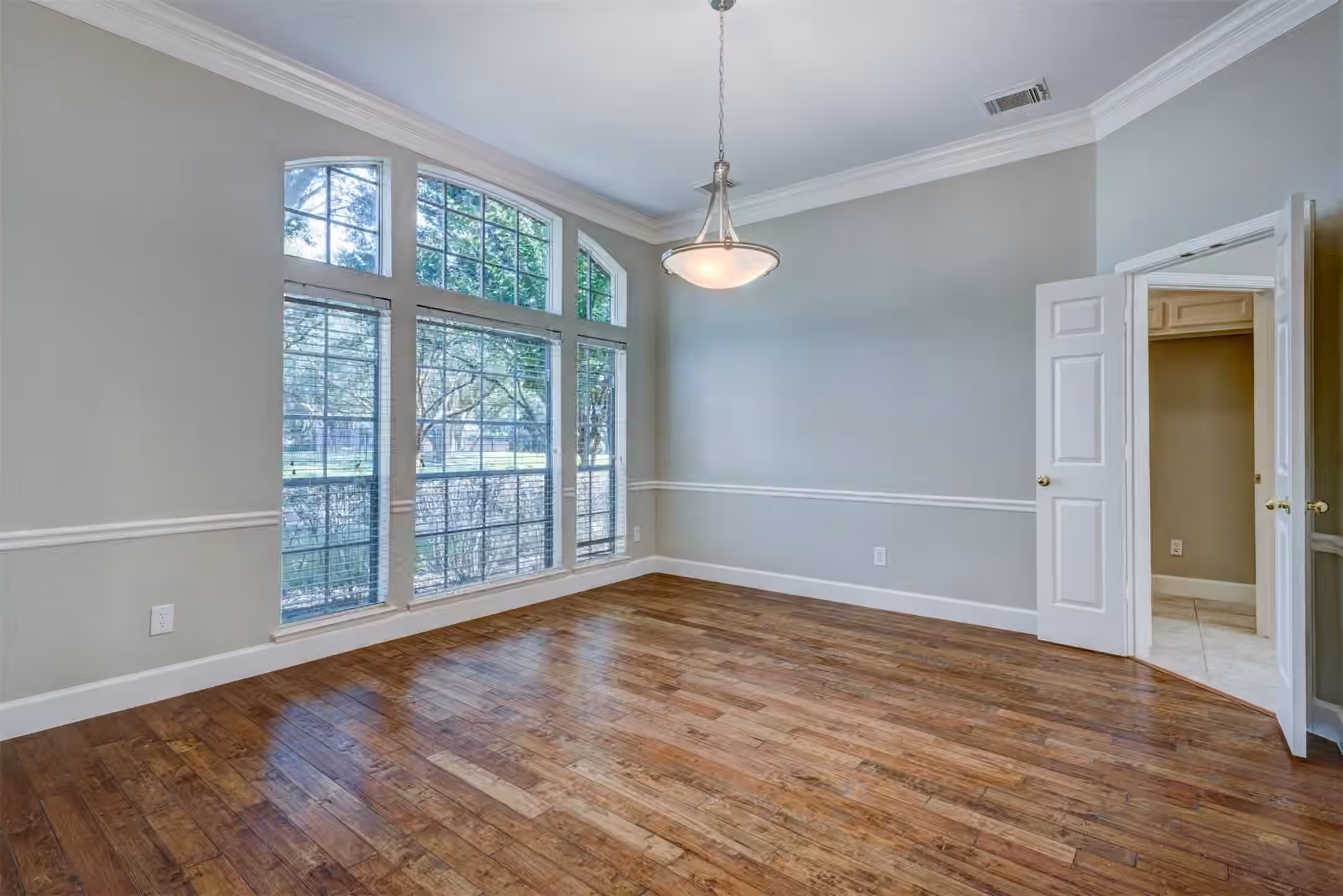 Photo 6 of 3202 Oakland Drive, Sugar Land, TX