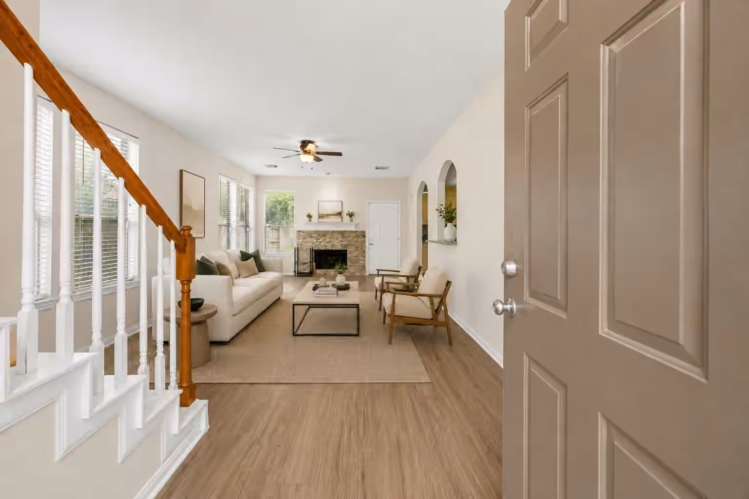 Photo 3 of 17027 Gleneviss Drive, Houston, TX
