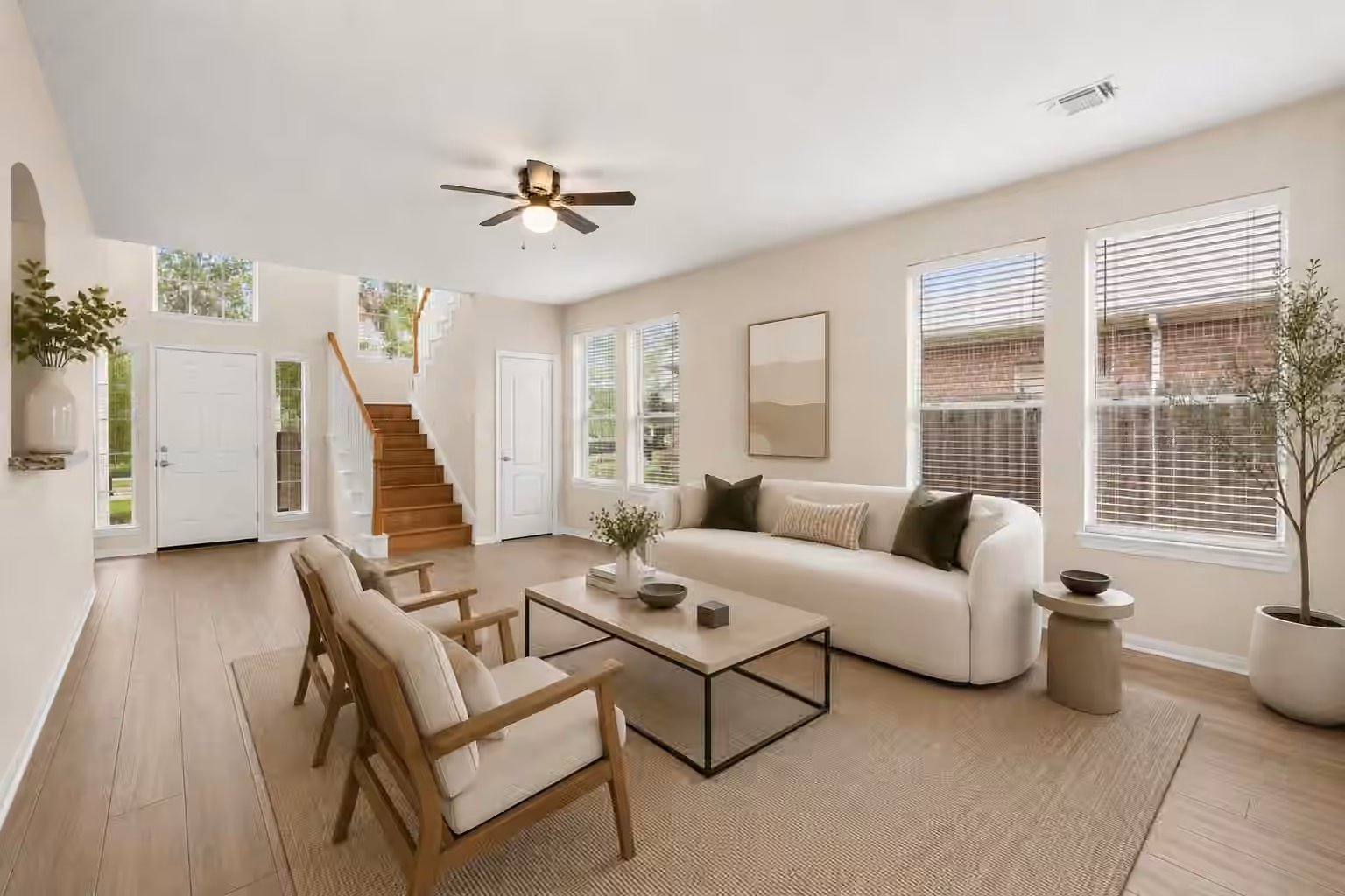 Photo 5 of 17027 Gleneviss Drive, Houston, TX
