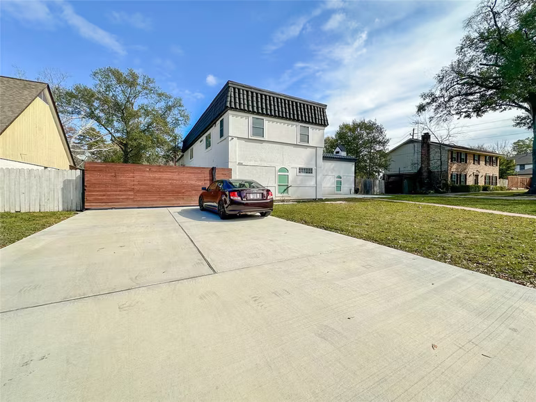 Photo 2 of 19310 Enchanted Oaks Dr, Spring, TX