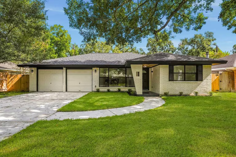 Photo of 5322 Briarbend Drive, Houston, TX 77096