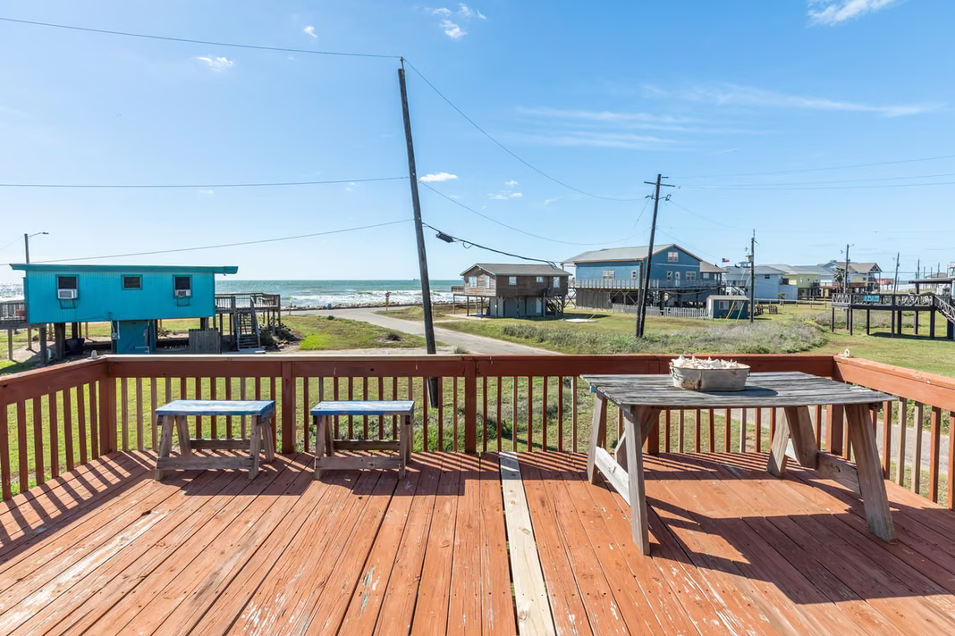 Photo 2 of 819 Sea Shell Drive, Surfside Beach, TX