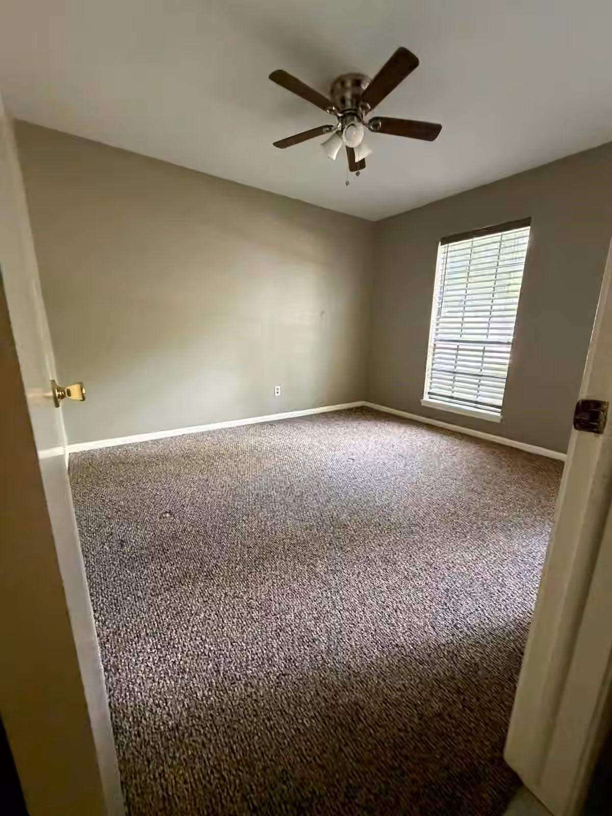 Photo 7 of 7714 Kleingreen Lane, Spring, TX