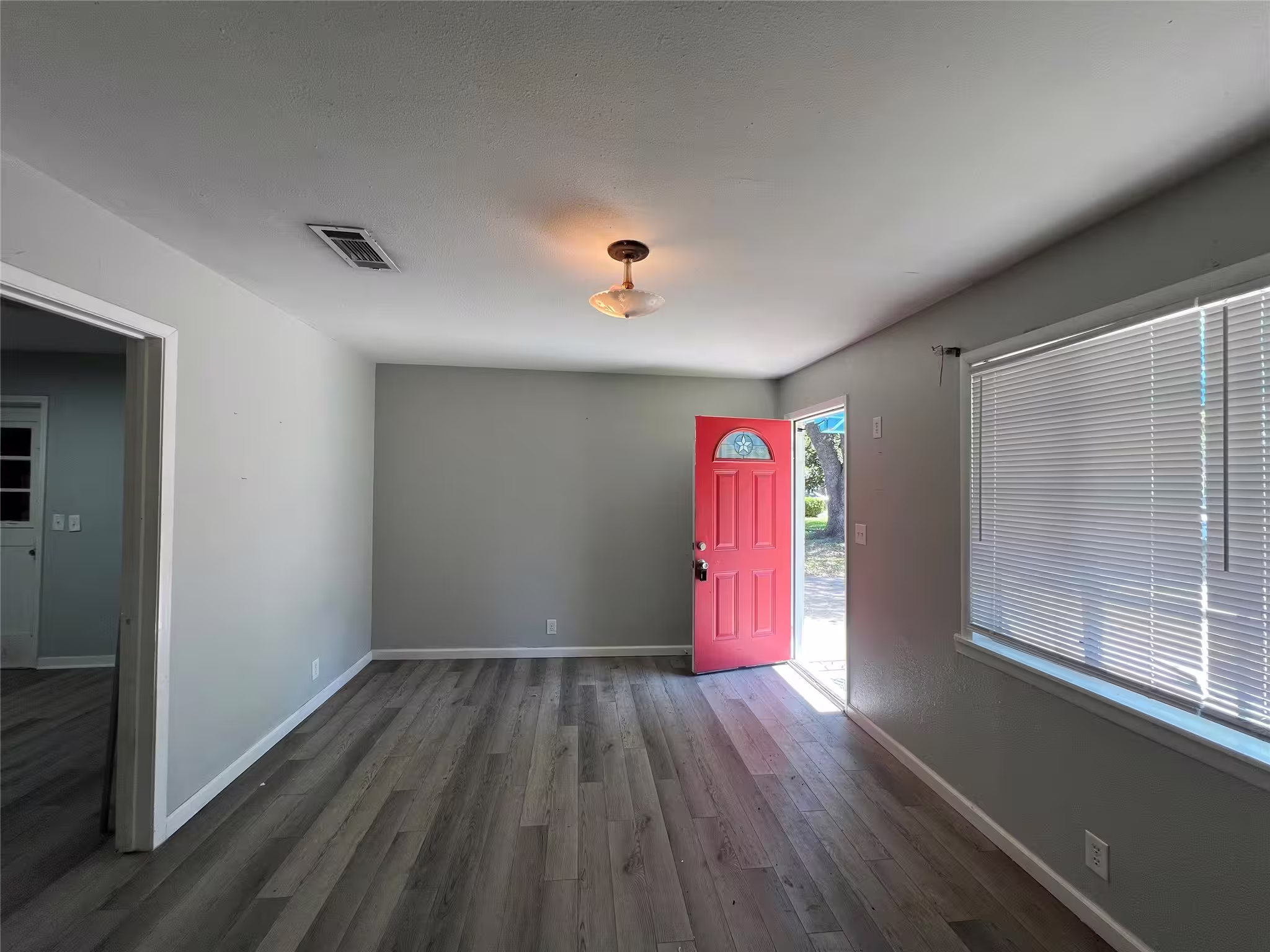 Photo 5 of 1606 Klauke Street, Rosenberg, TX