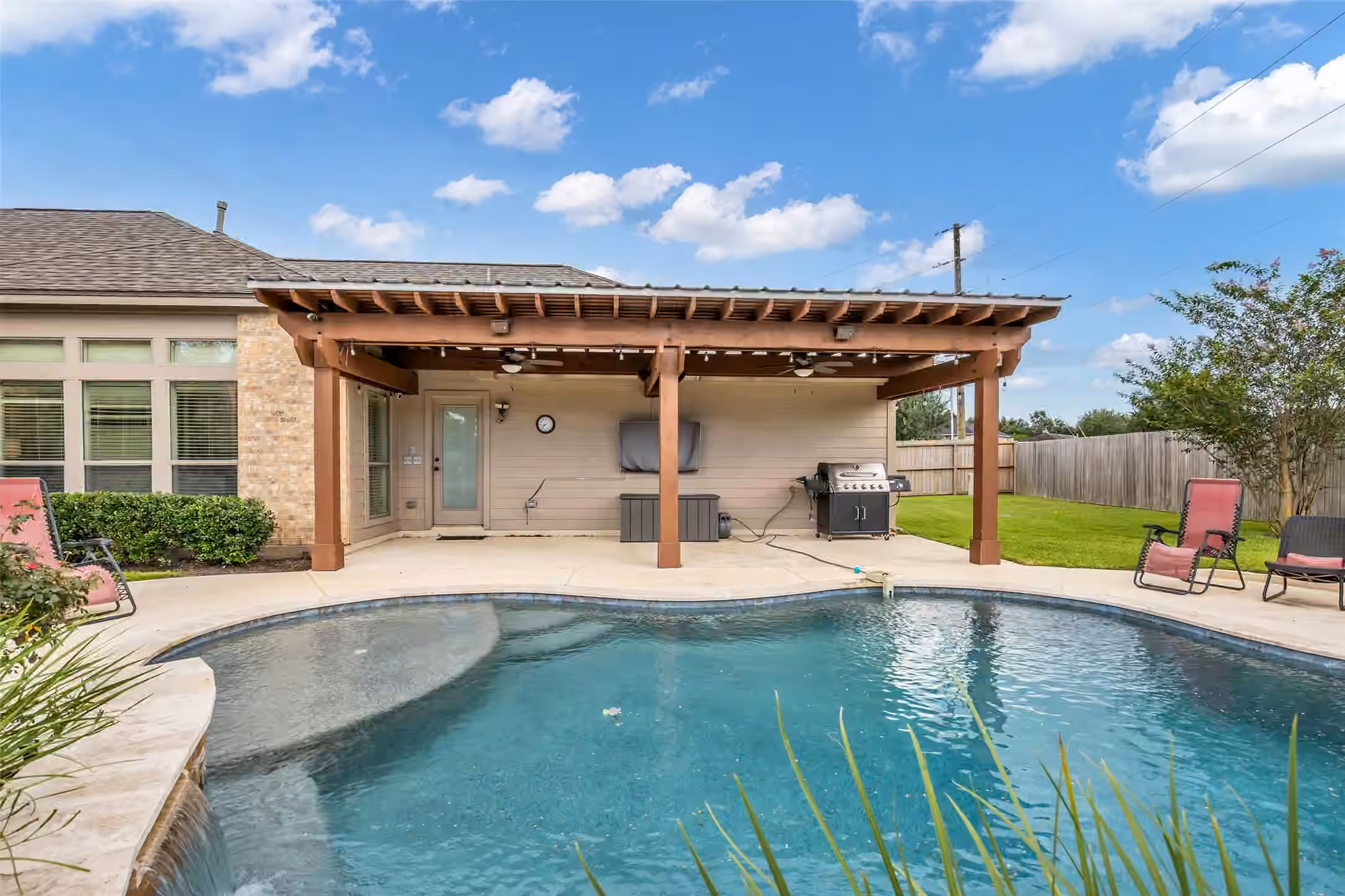 Photo 3 of 31803 Forest Park Trail, Conroe, TX