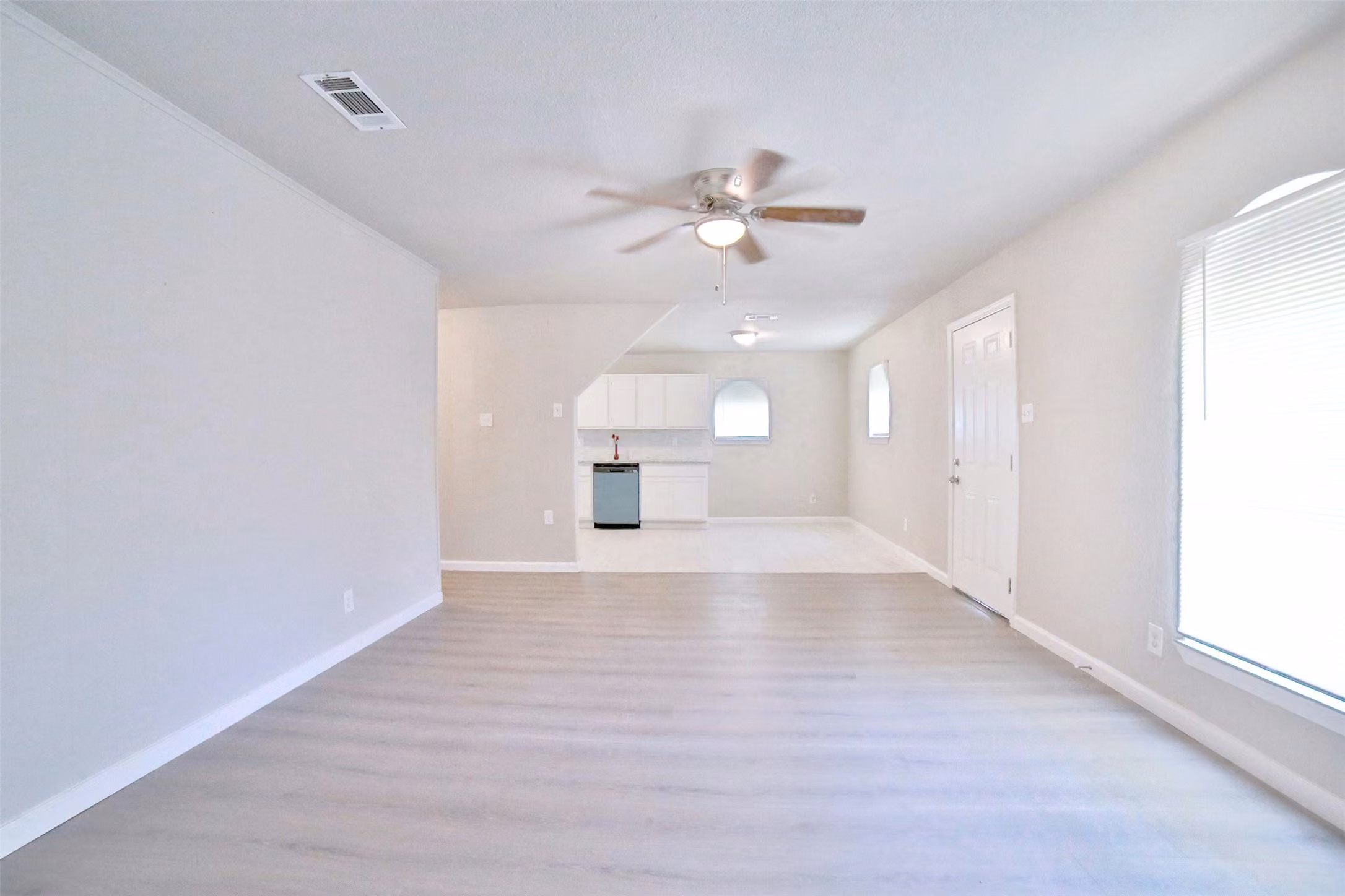 Photo 7 of 9409 Kentshire Drive, Houston, TX