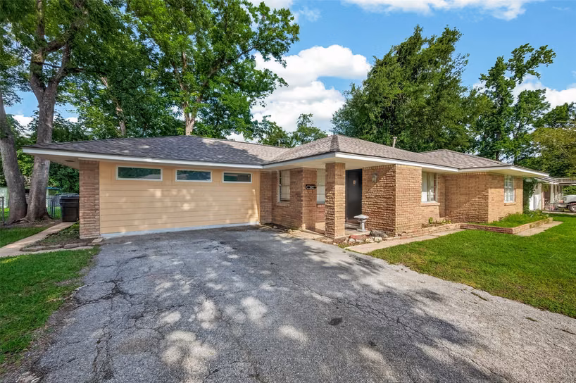 Photo 3 of 3402 Cameo Drive, Houston, TX