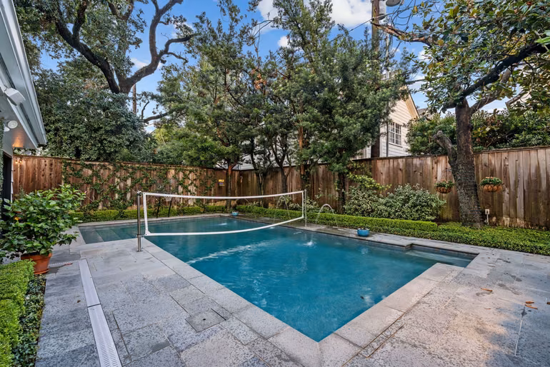 Photo 5 of 2419 Avalon Place, Houston, TX