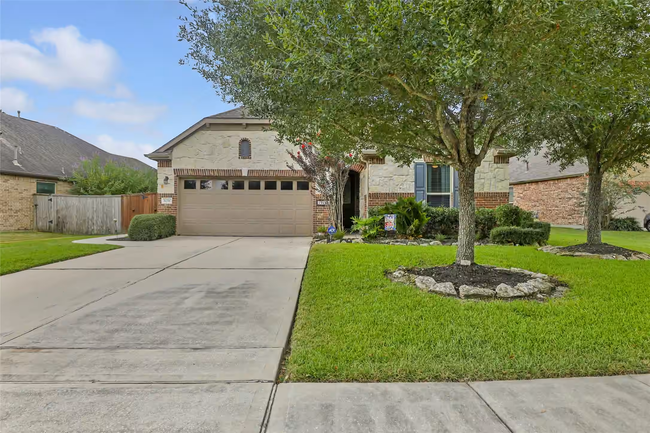 Photo 3 of 10206 Eagle Hollow Drive, Humble, TX