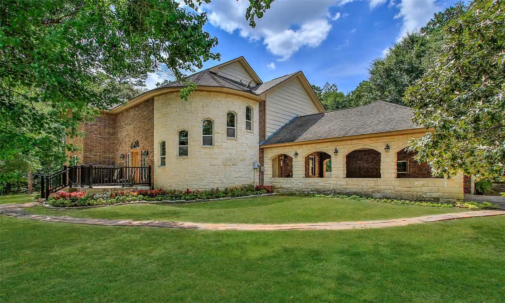 Photo of 11232 Kentucky Oaks Drive, Conroe, TX 77304