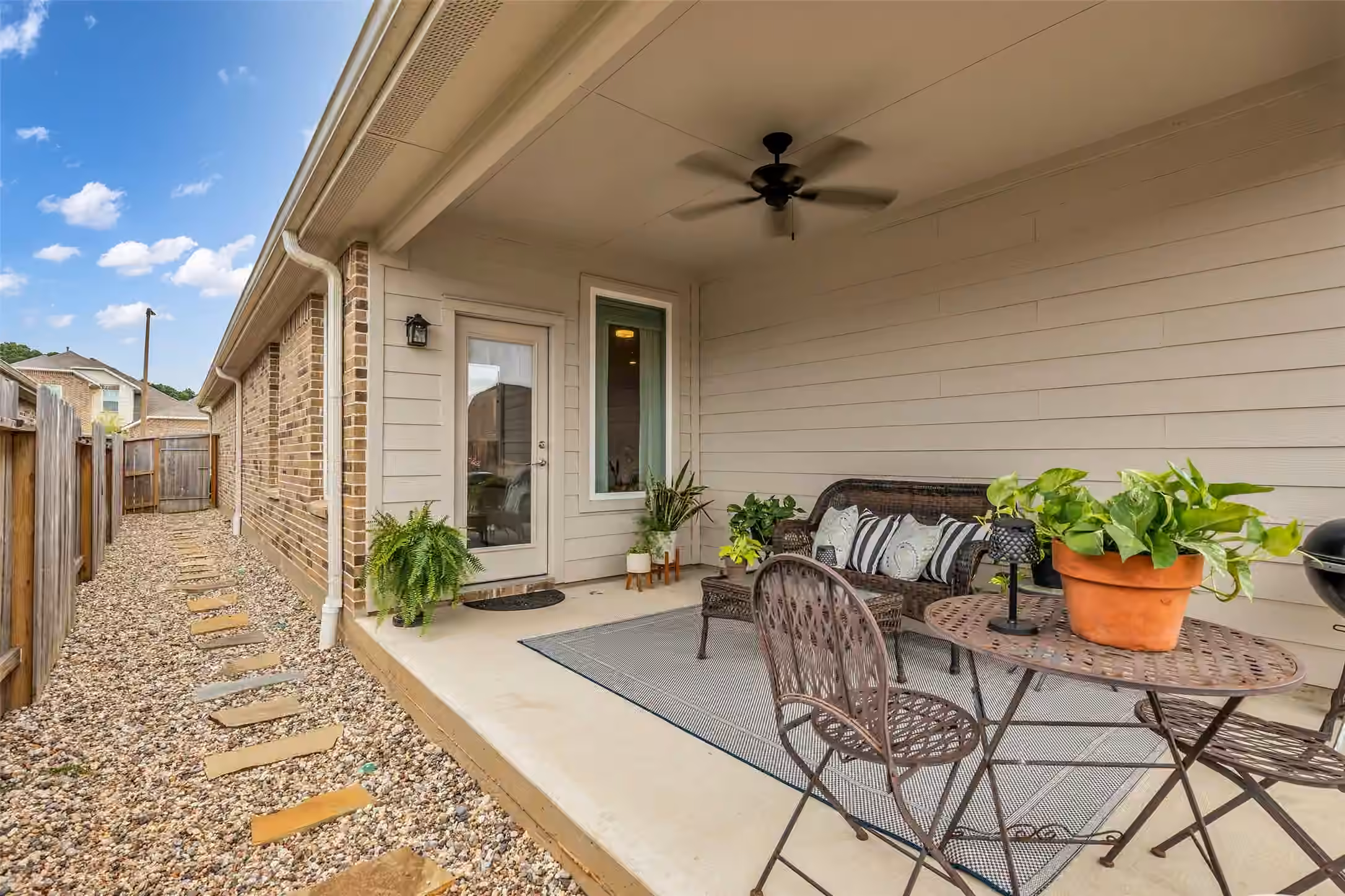 Photo 6 of 1569 Oakdale Crest Road, Montgomery, TX