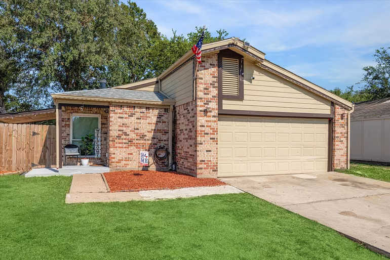 Photo 2 of 11835 Sandpiper Drive, Houston, TX