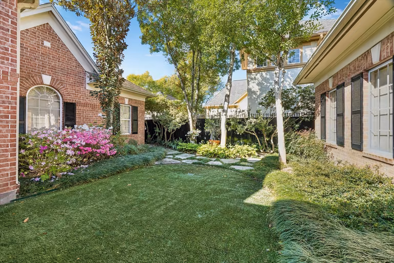 Photo 2 of 11426 Noblewood Crest Lane, Houston, TX
