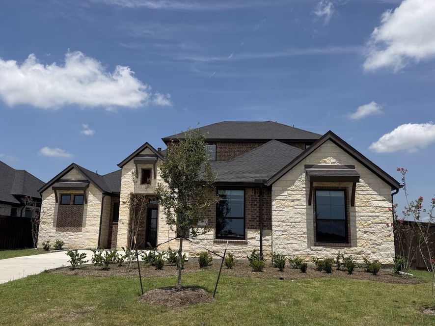 Photo 3 of 12055 Lake View Boulevard, Mont Belvieu, TX