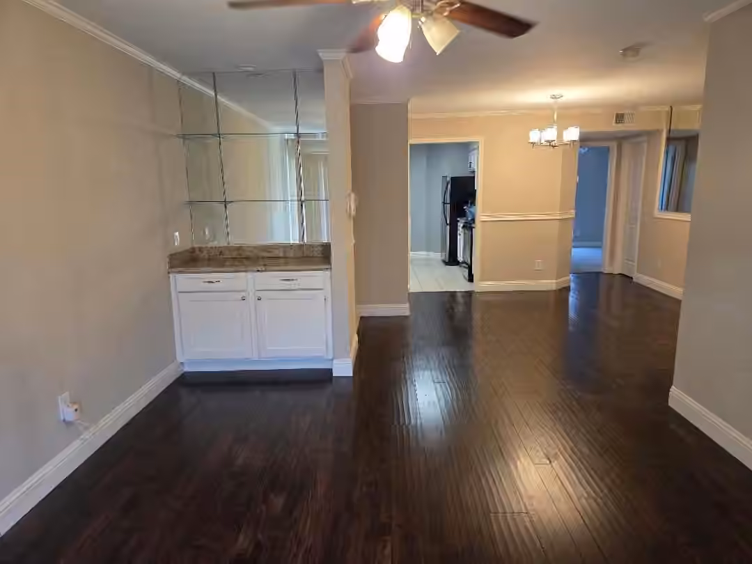 Photo 3 of 18800 Egret Bay Boulevard 1009, Webster, TX
