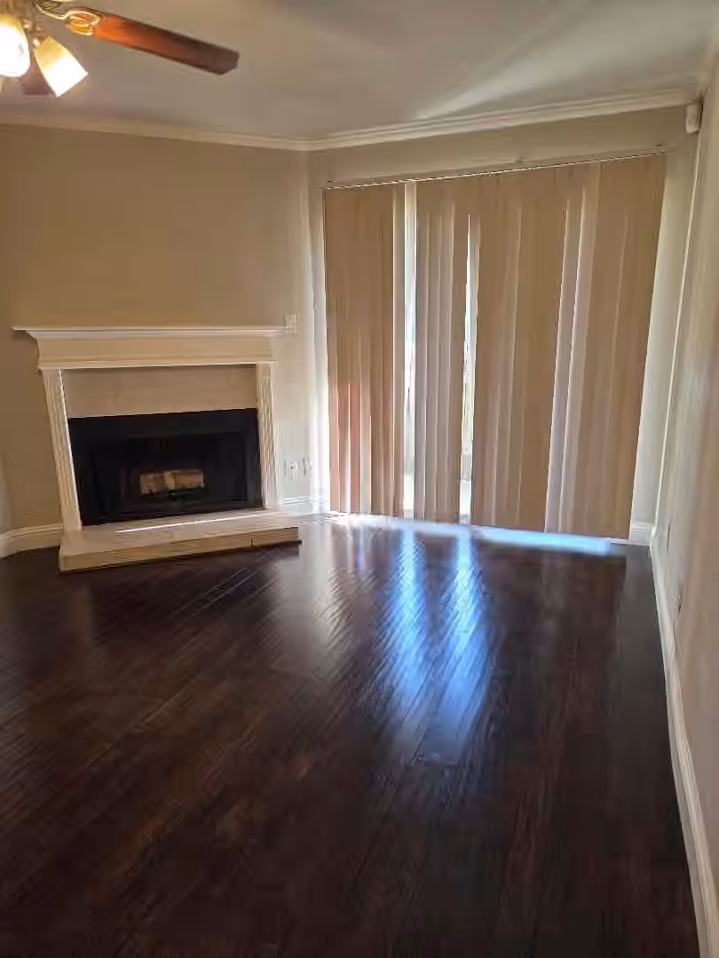 Photo 4 of 18800 Egret Bay Boulevard 1009, Webster, TX
