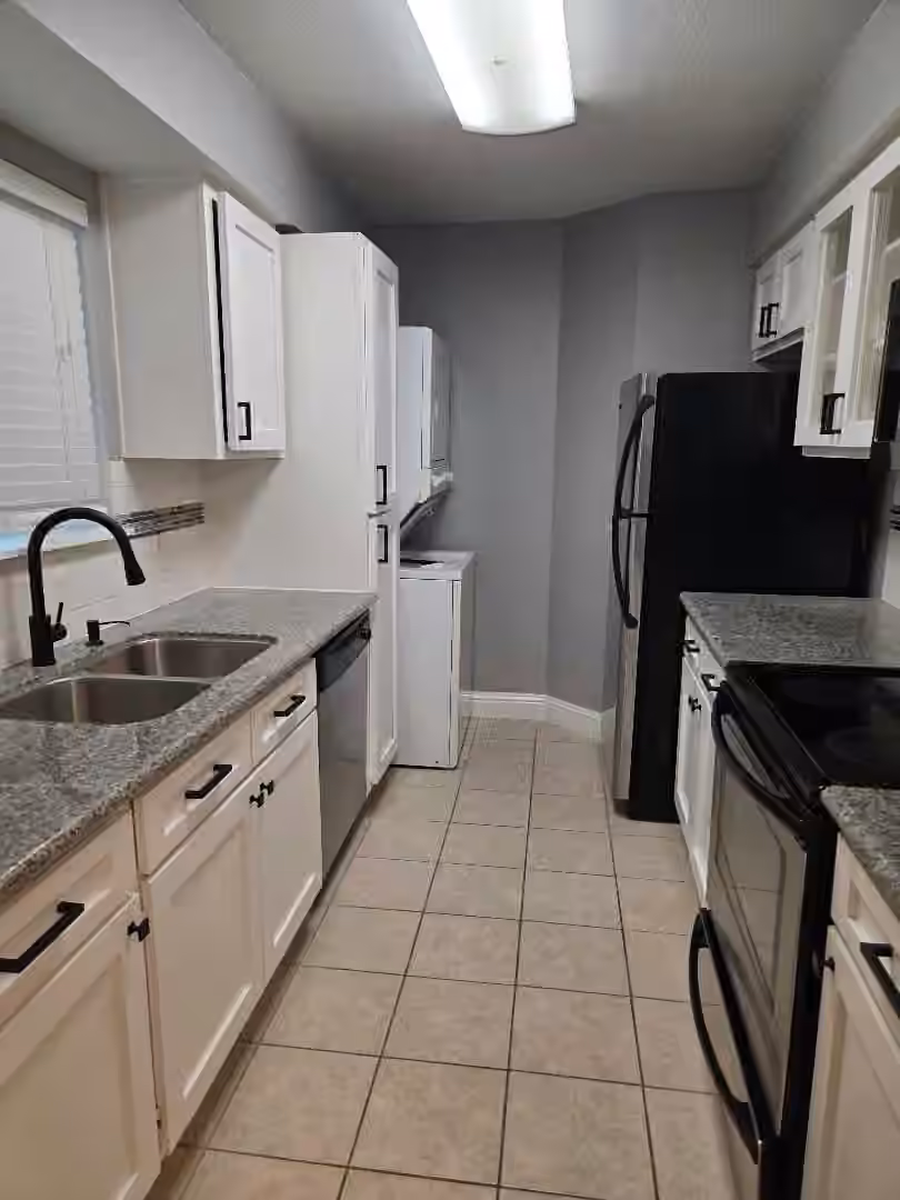 Photo 5 of 18800 Egret Bay Boulevard 1009, Webster, TX