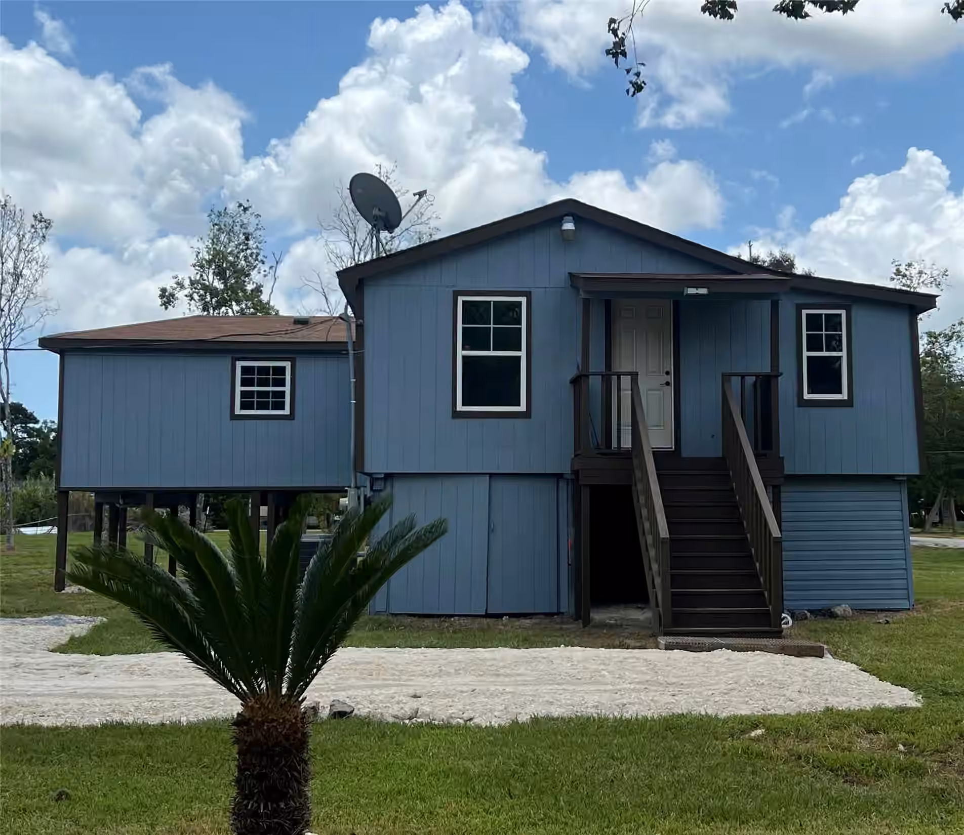 Photo 2 of 202 Snug Harbor Drive, Liverpool, TX