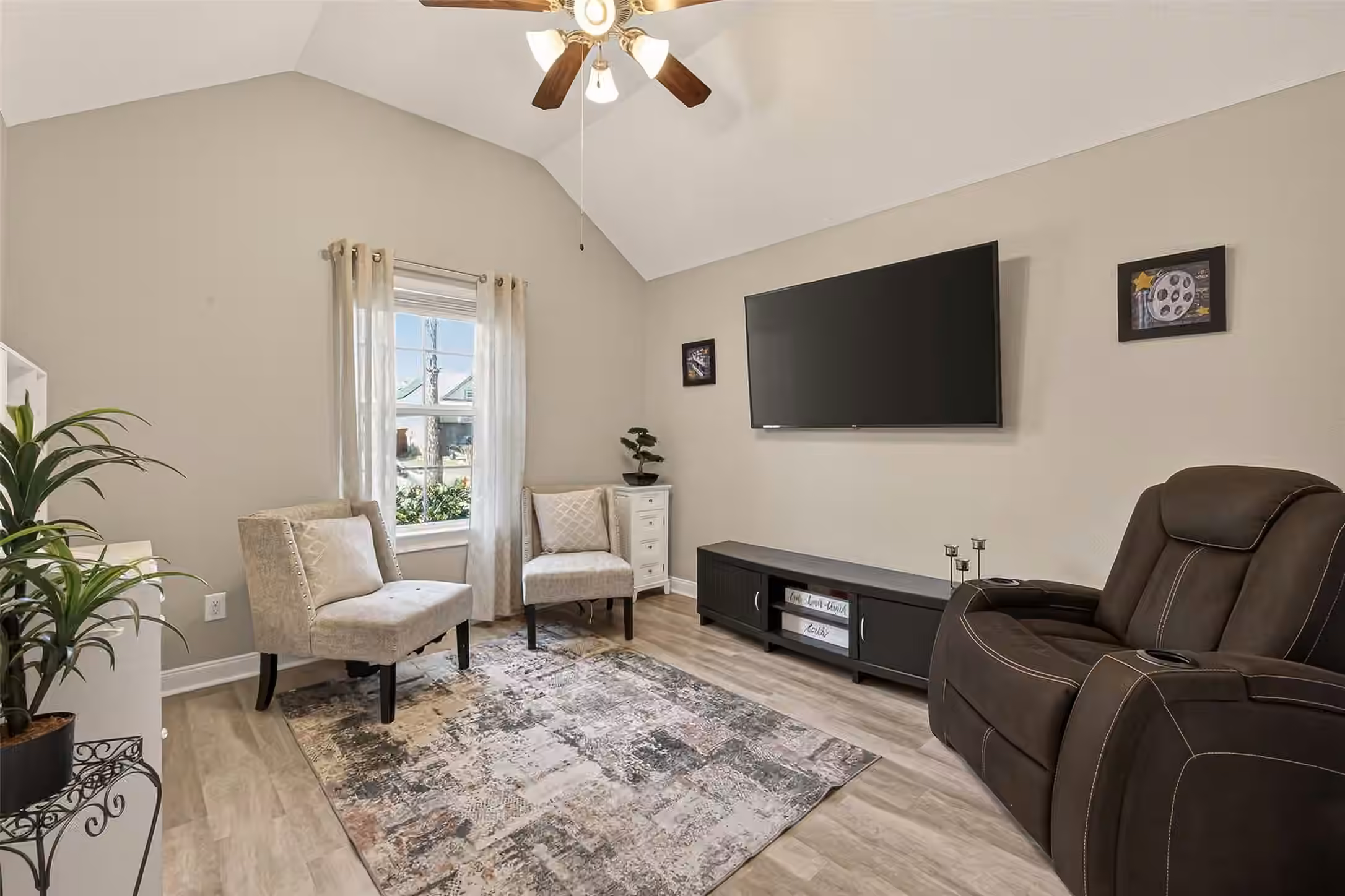 Photo 4 of 2405 Songlark Springs Place, Pearland, TX