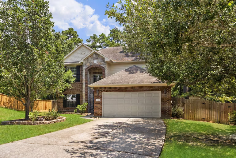 Photo of 10 Otter Lodge Place, The Woodlands, TX 77382