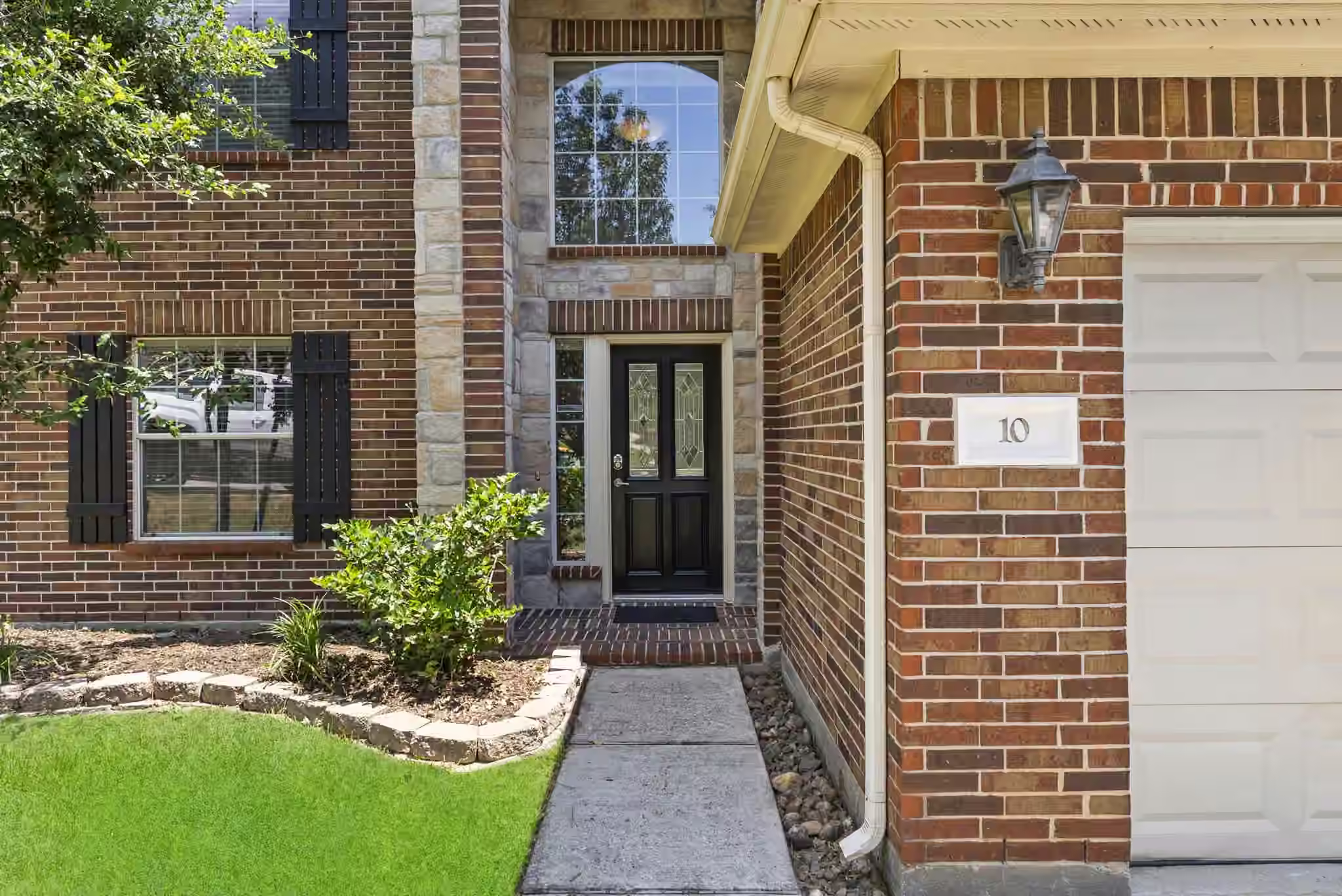Photo 3 of 10 Otter Lodge Place, The Woodlands, TX