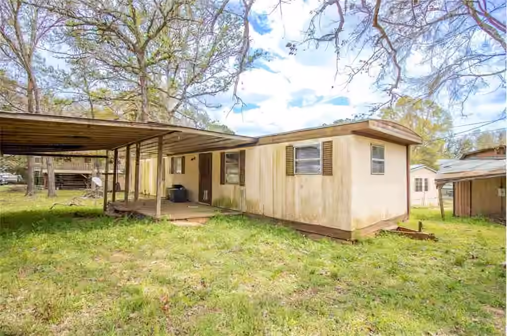 Photo 3 of 167 W Enchantment Drive, Trinity, TX