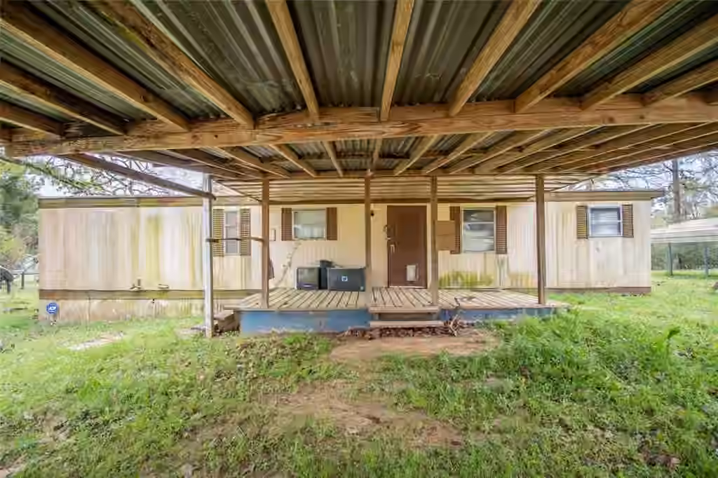 Photo 4 of 167 W Enchantment Drive, Trinity, TX