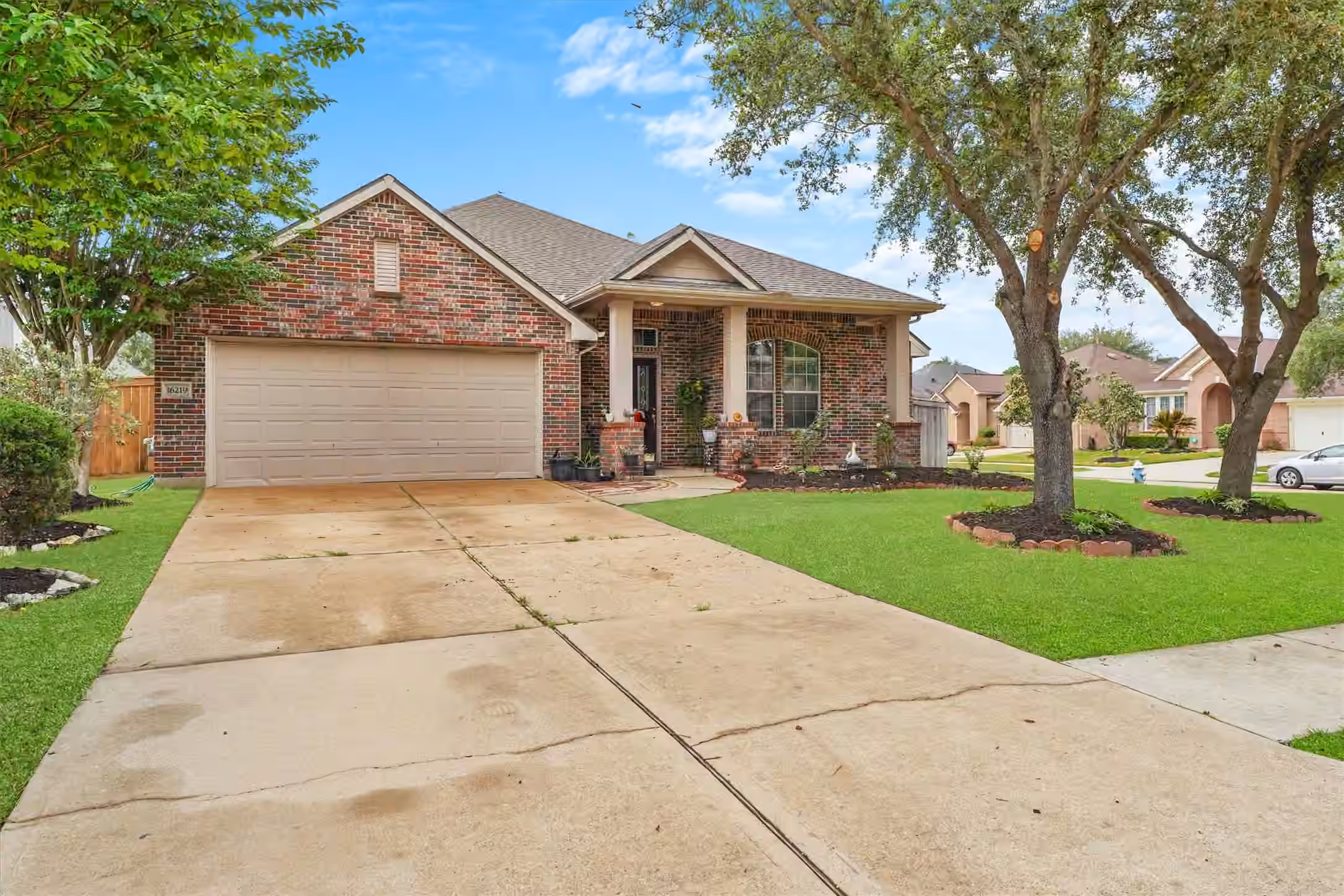 Photo 3 of 16219 Wilmington Park Lane, Houston, TX