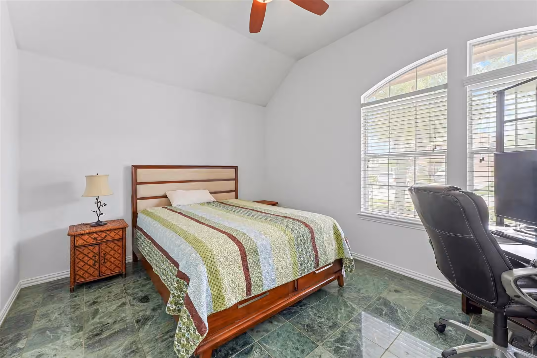 Photo 7 of 16219 Wilmington Park Lane, Houston, TX