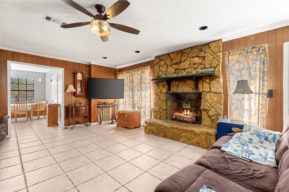 Photo 7 of 2920 Grace Lane, Highlands, TX
