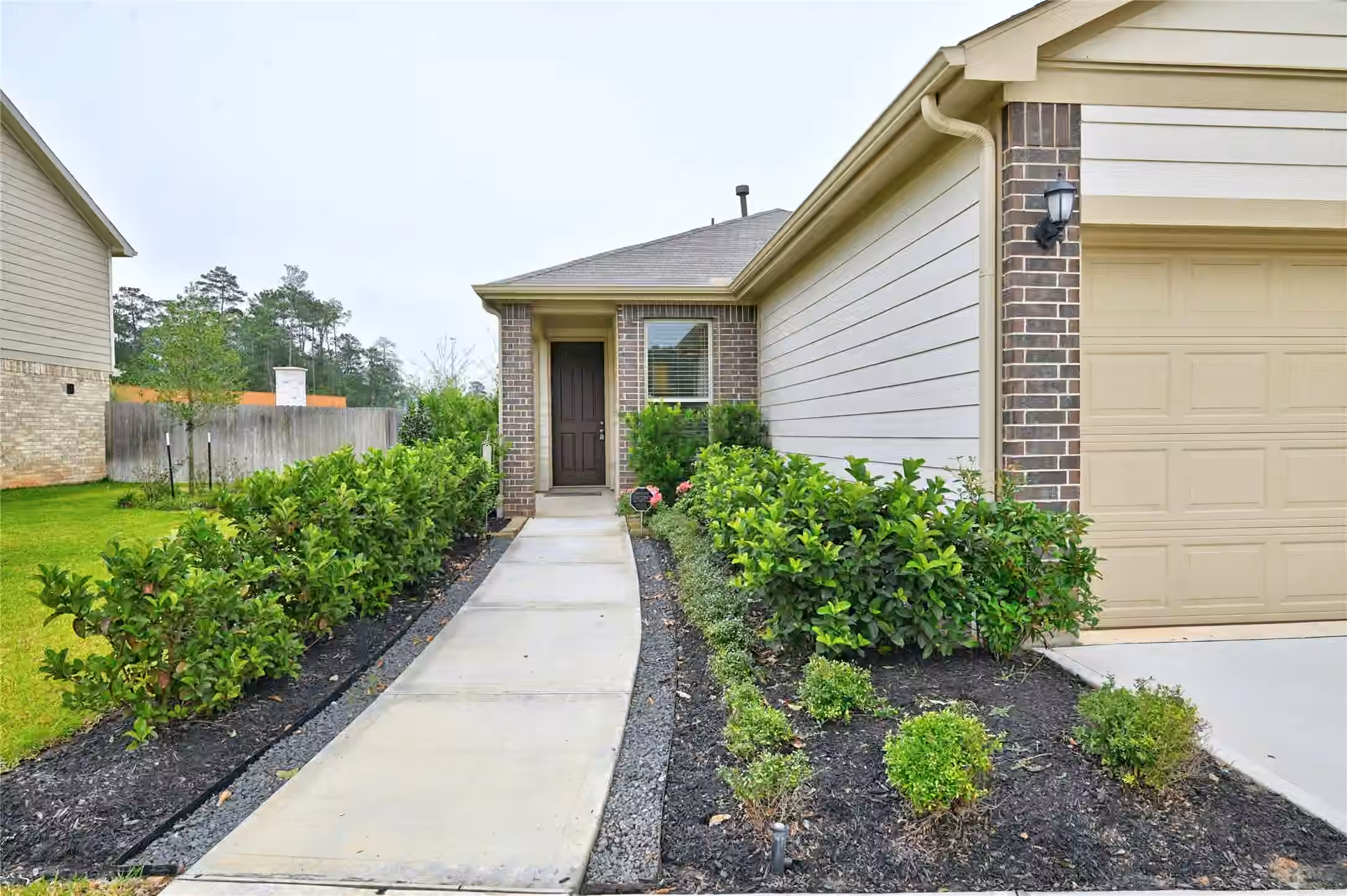 Photo 5 of 4744 Sprout Creek Court, Conroe, TX