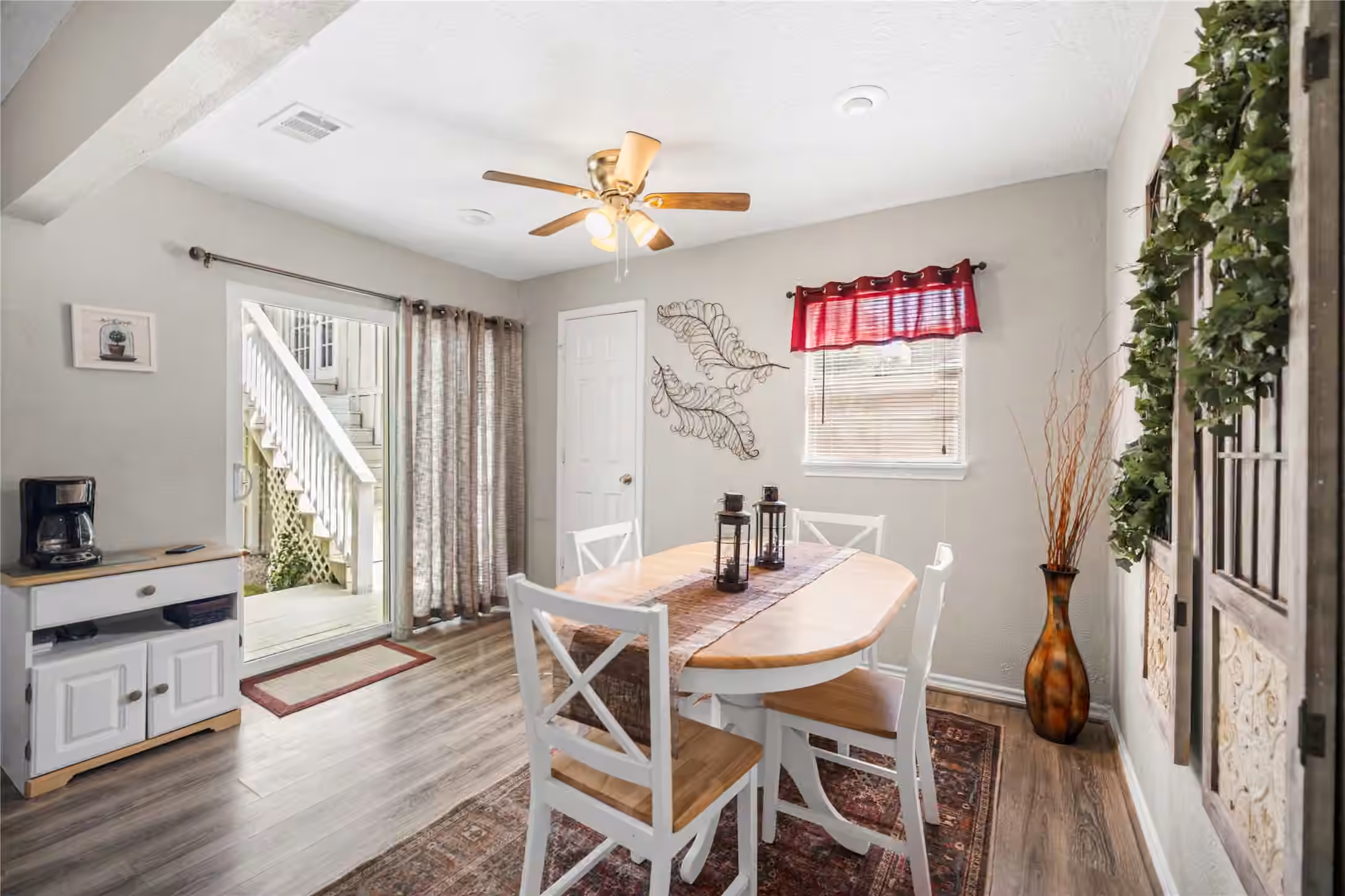 Photo 6 of 1018 Shawnee Drive, Conroe, TX