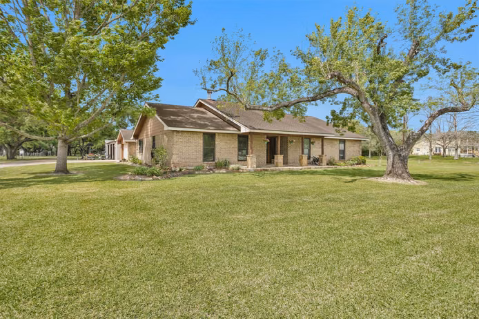 Photo 2 of 4402 Spears Road, Manvel, TX