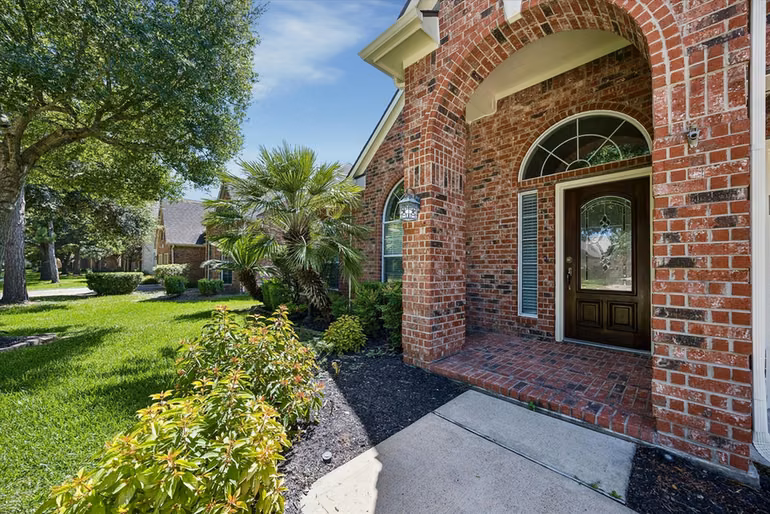 Photo 3 of 2807 Falcon Knoll Lane, Katy, TX