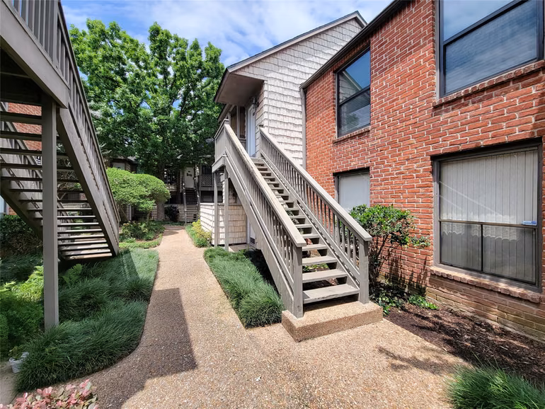 Photo 3 of 2829 Timmons Lane 188, Houston, TX