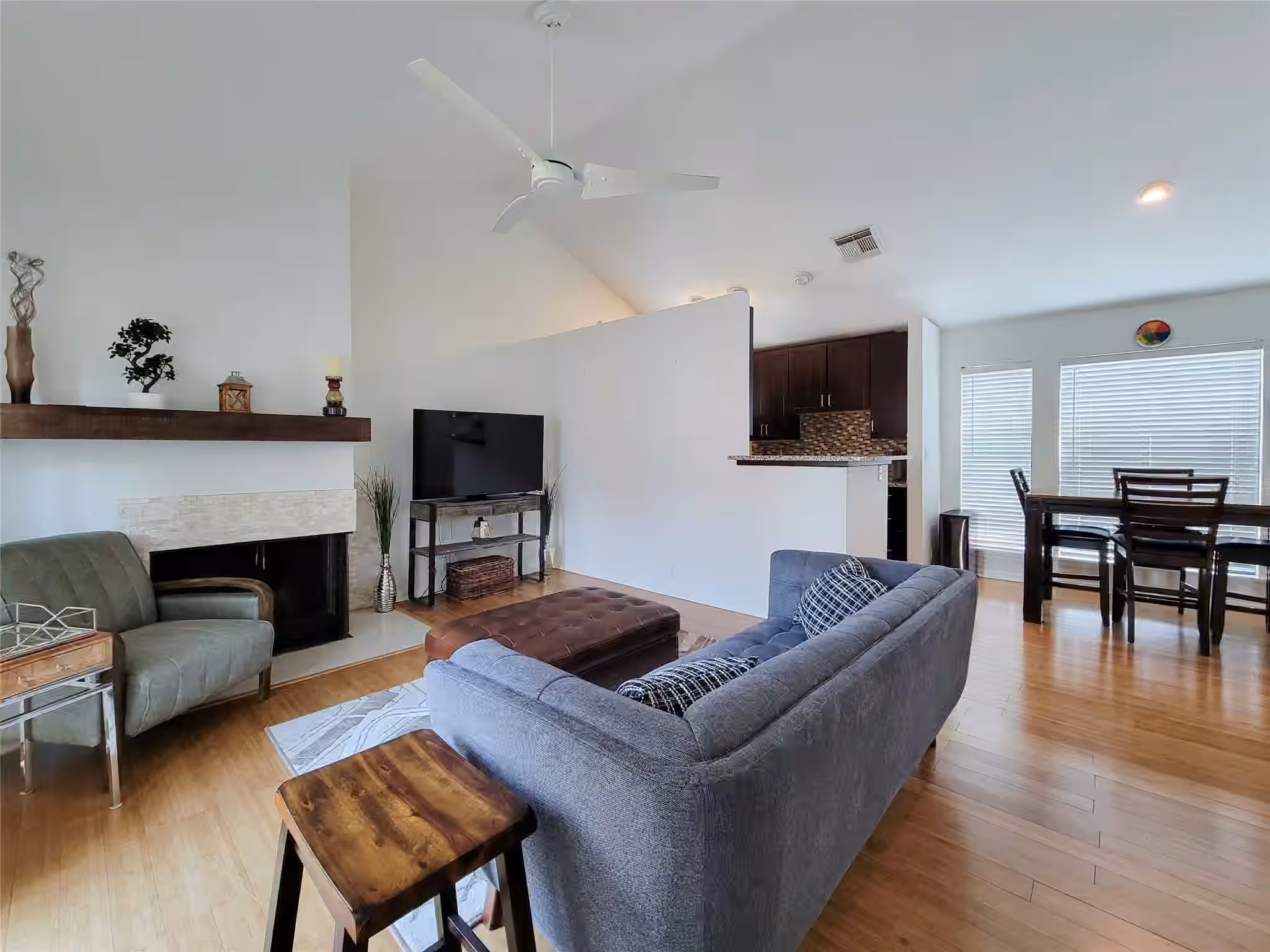 Photo 6 of 2829 Timmons Lane 188, Houston, TX