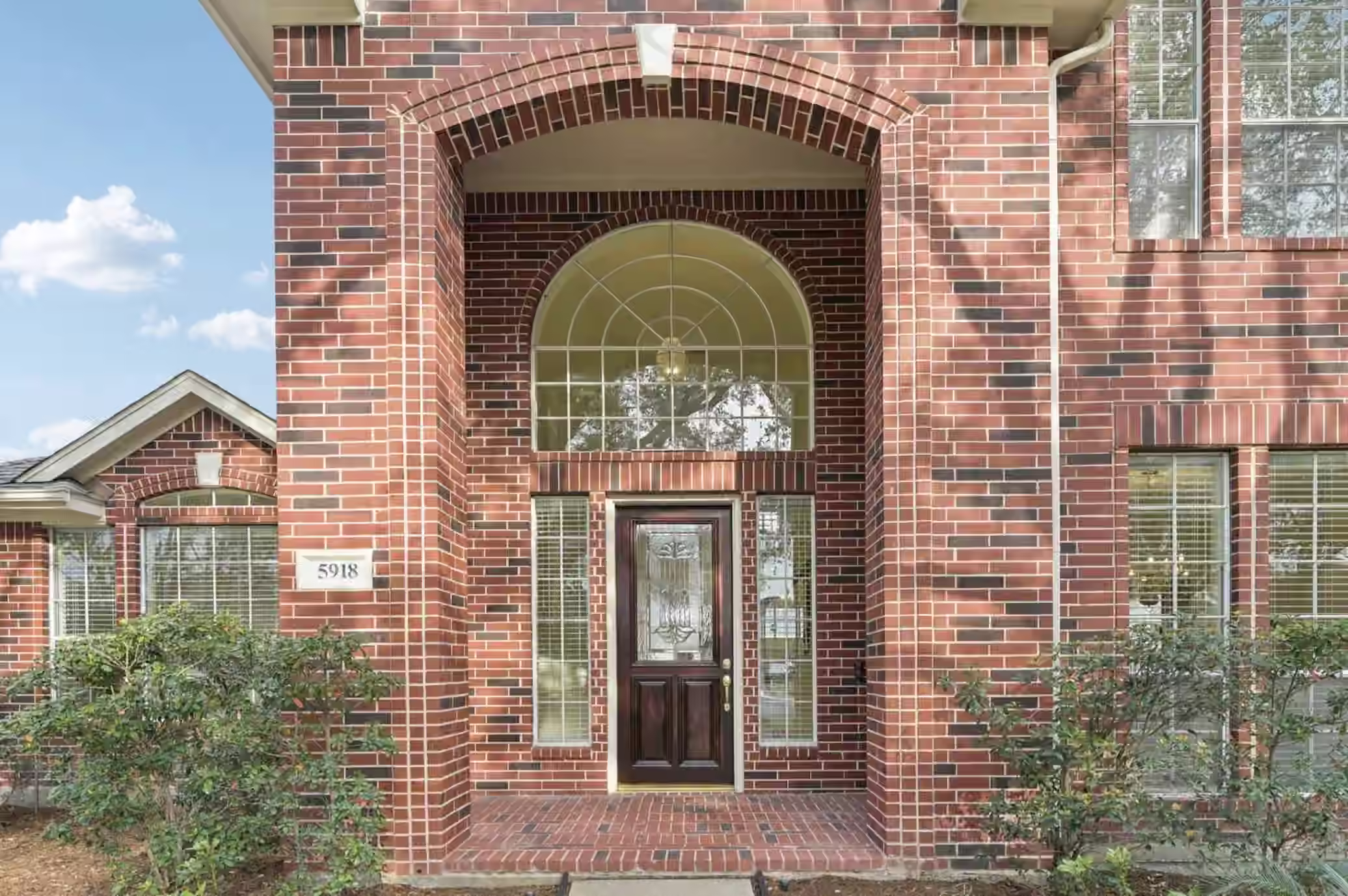 Photo 3 of 5918 Pebble Bank Lane, Houston, TX