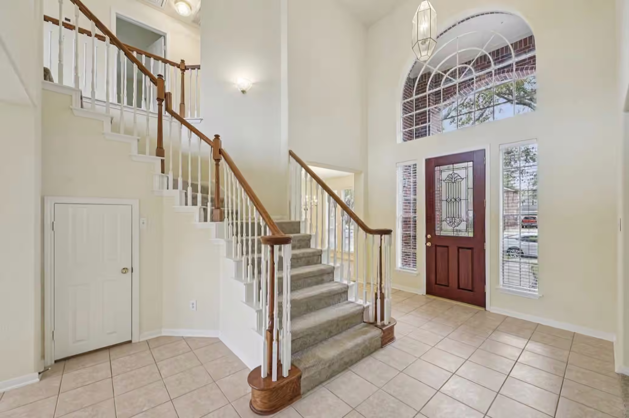 Photo 4 of 5918 Pebble Bank Lane, Houston, TX