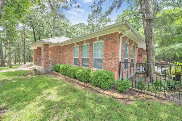 Photo 6 of 24400 Pine Valley Loop, Huntsville, TX