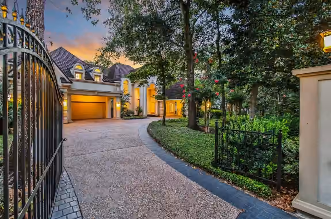 Photo 4 of 35 W Isle Place, The Woodlands, TX