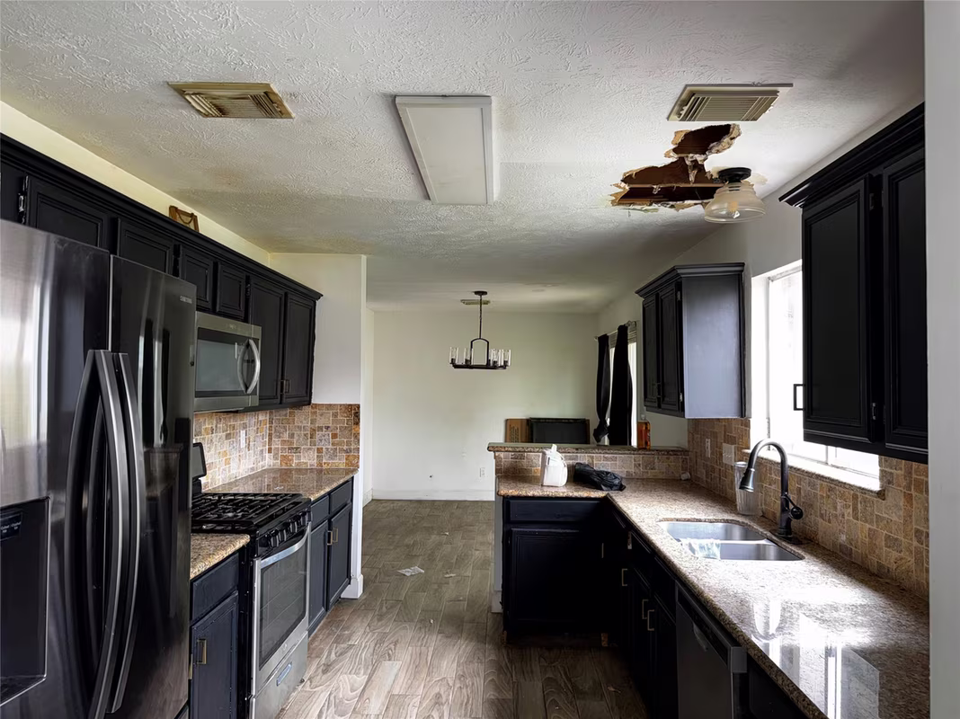 Photo 6 of 303 Cypress Lane, La Porte, TX