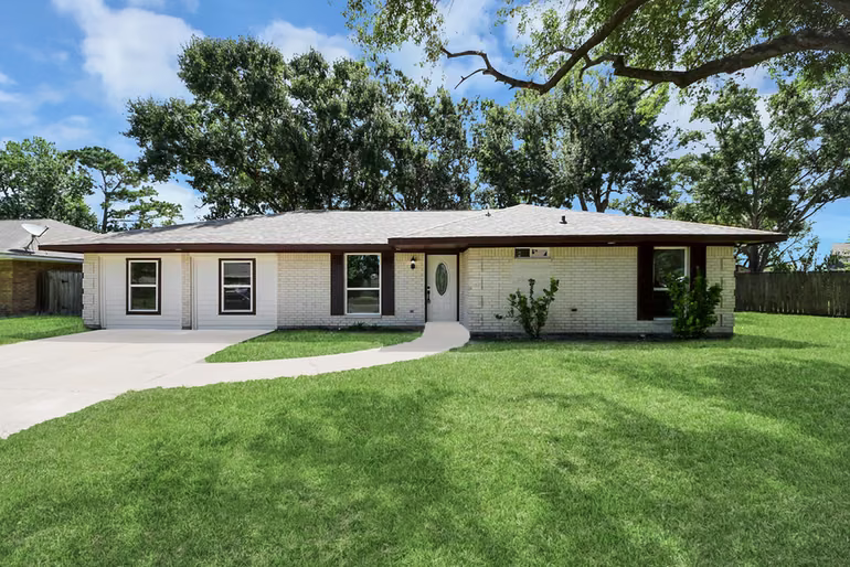Photo of 4703 Quail Hollow Drive, Baytown, TX 77521