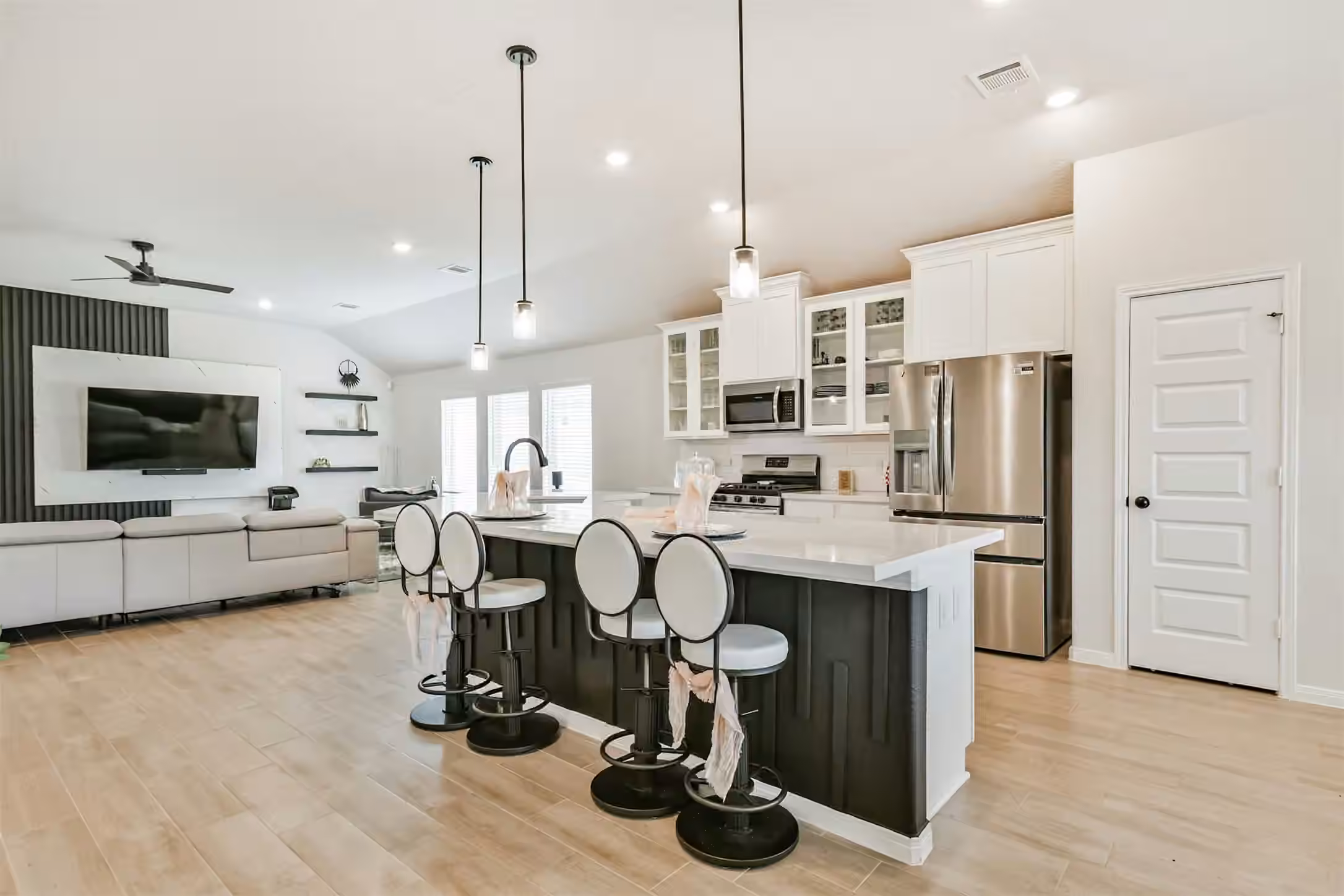 Photo 7 of 248 Eagleville Drive, Alvin, TX