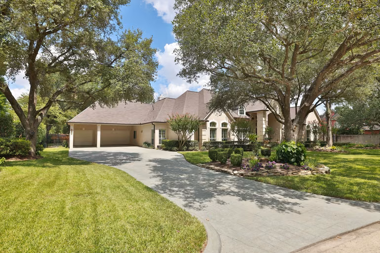Photo 2 of 6610 Radley Drive, Spring, TX
