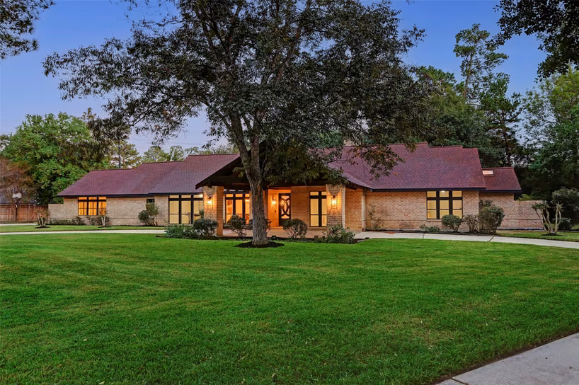 Photo of 16826 E Maglitto Circle, Tomball, TX