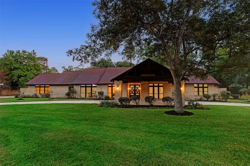 Photo 3 of 16826 E Maglitto Circle, Tomball, TX